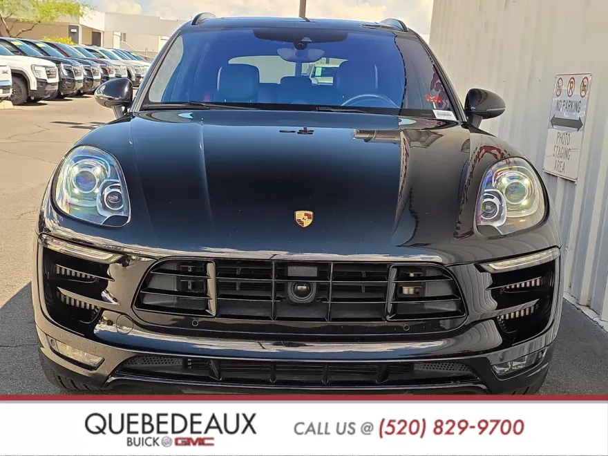 2015 Porsche Macan Turbo photo 1