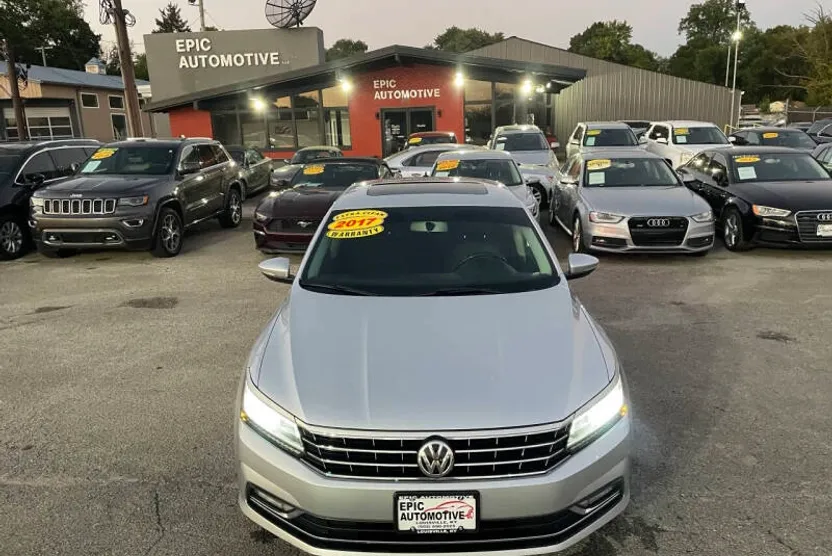2017 Volkswagen Passat SE photo 1
