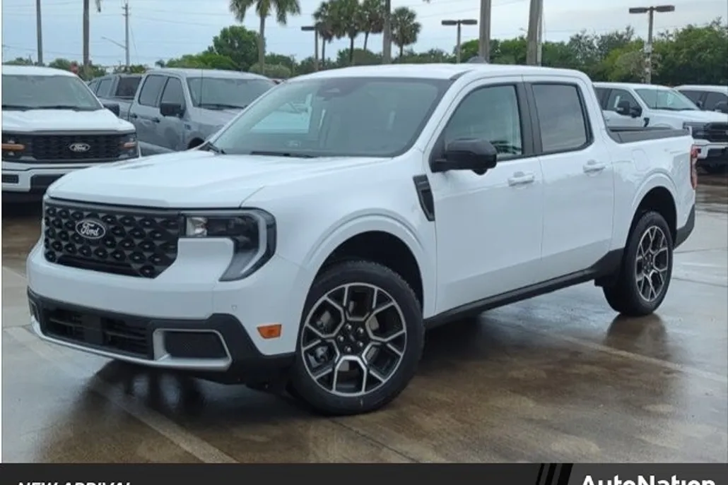 2025 Ford Maverick Lariat photo 1