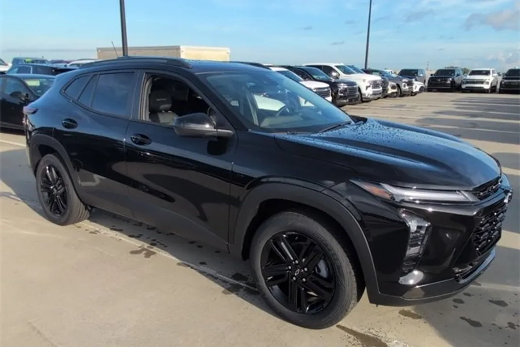 2026 Chevrolet Trax ACTIV photo 1