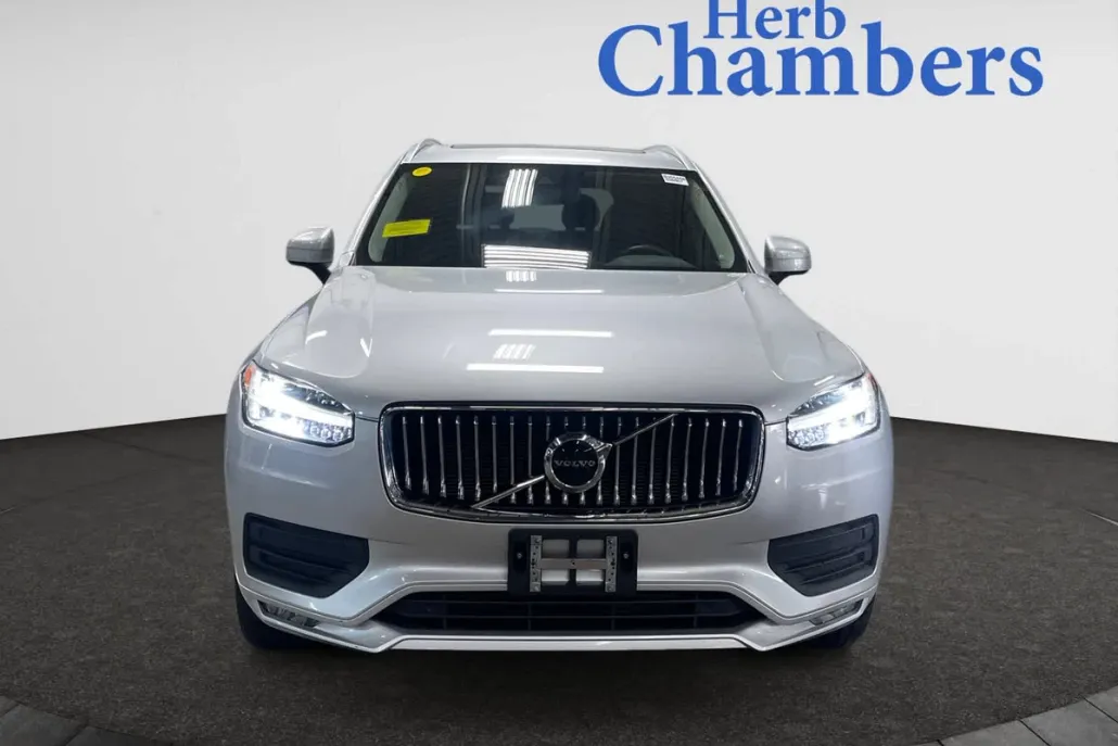2020 Volvo XC90 T6 Momentum photo 1