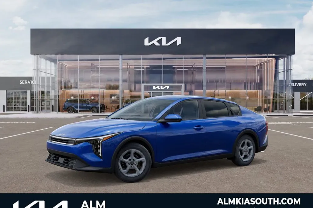2025 Kia K4 LXS photo 1