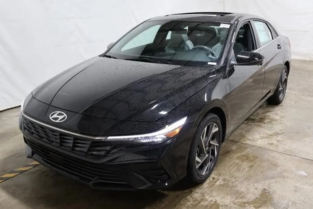 2025 Hyundai Elantra Hybrid Limited photo 1