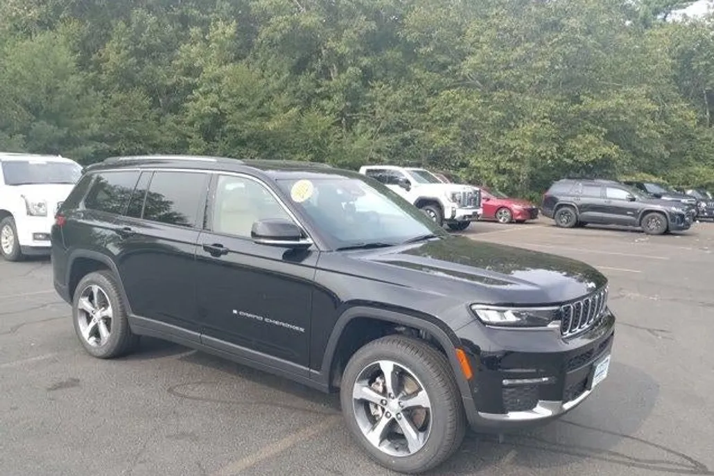 2023 Jeep Grand Cherokee Limited photo 1
