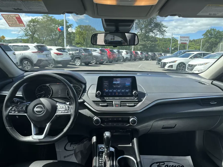 2023 Nissan Altima 2.5 SR photo 1