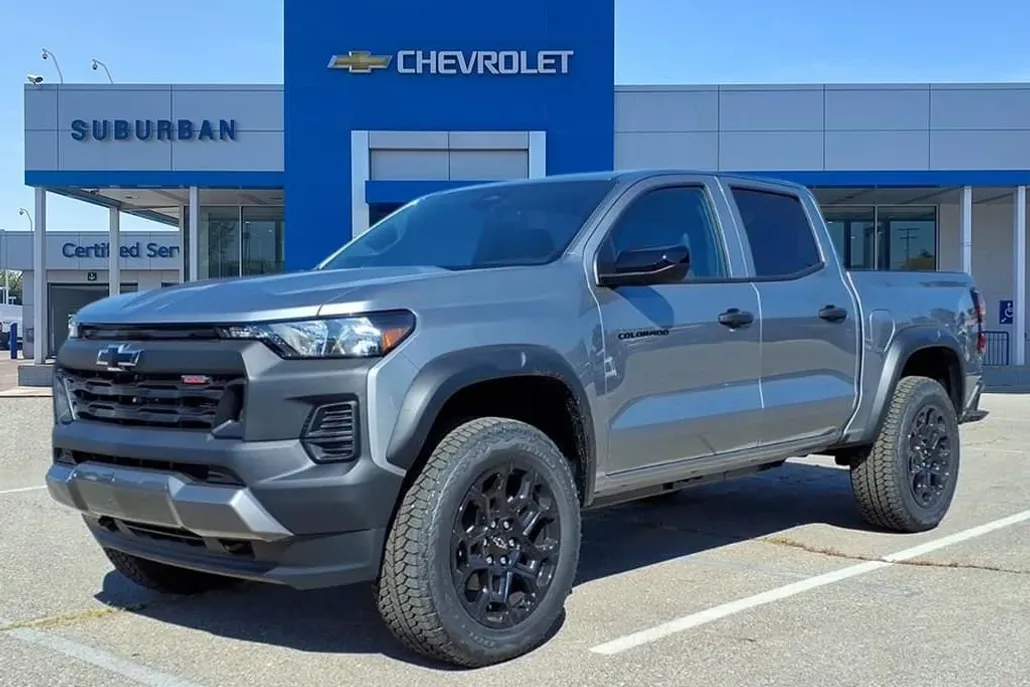 2026 Chevrolet Colorado Trail Boss photo 1
