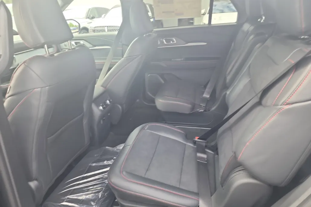 2025 Ford Explorer ST photo 1