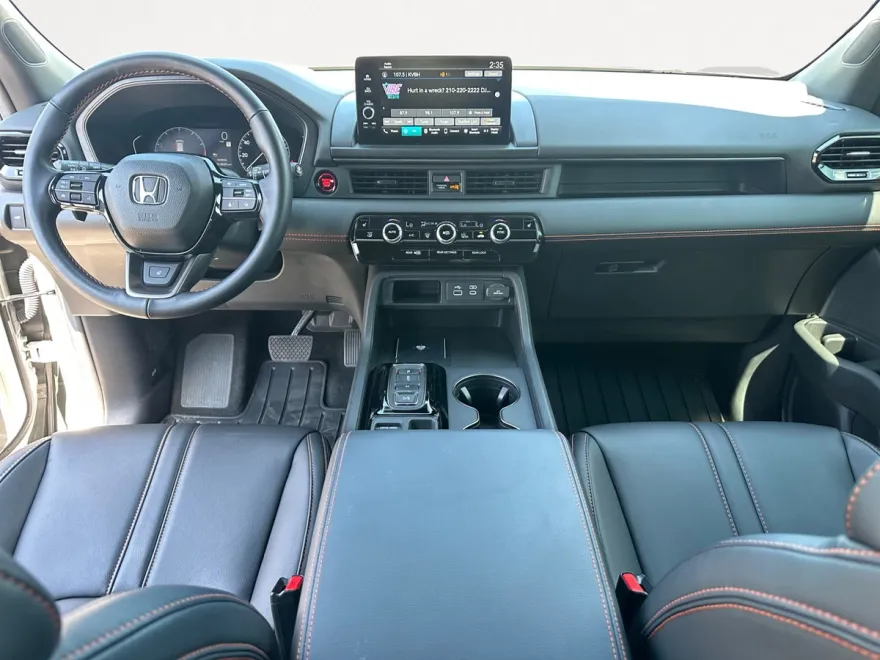 2025 Honda Pilot TrailSport photo 1