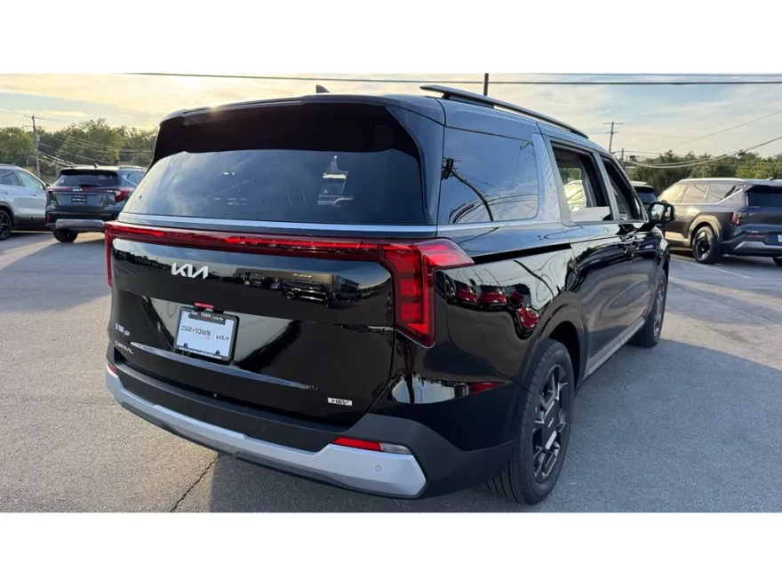 2026 Kia Carnival EX photo 1