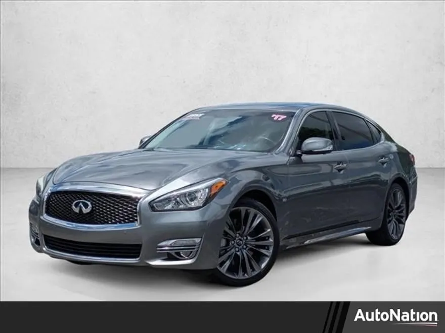 2017 Infiniti Q70L 3.7 photo 1