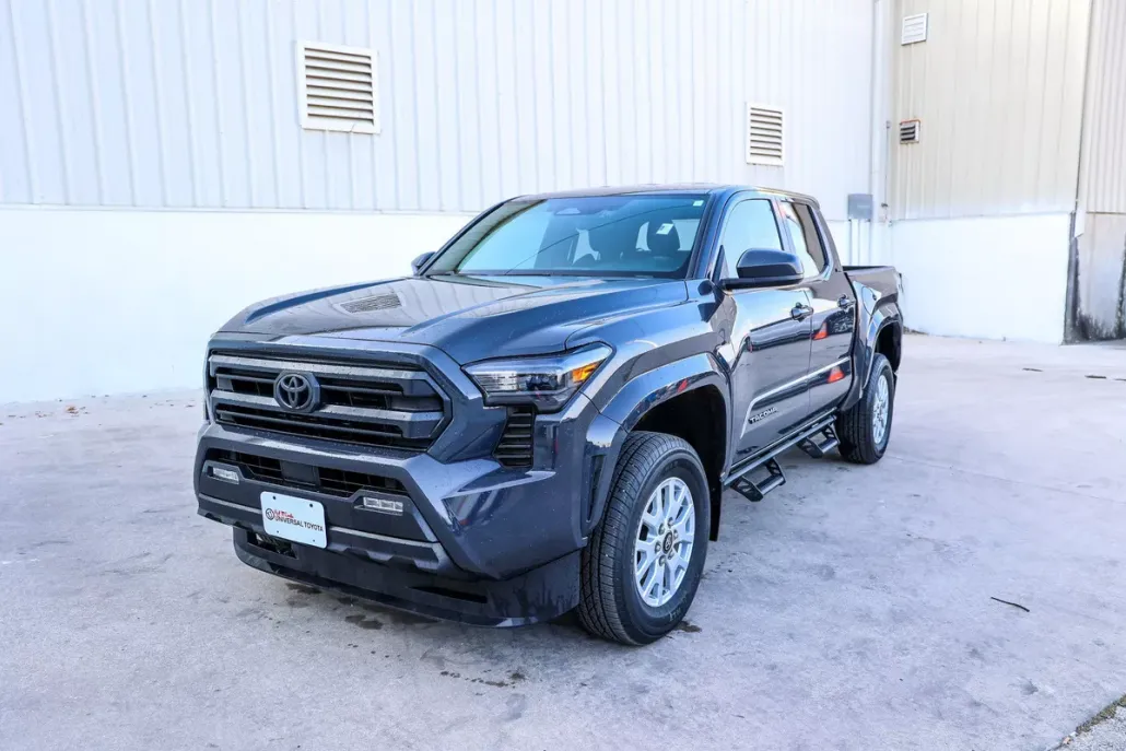 2024 Toyota Tacoma SR5 photo 1