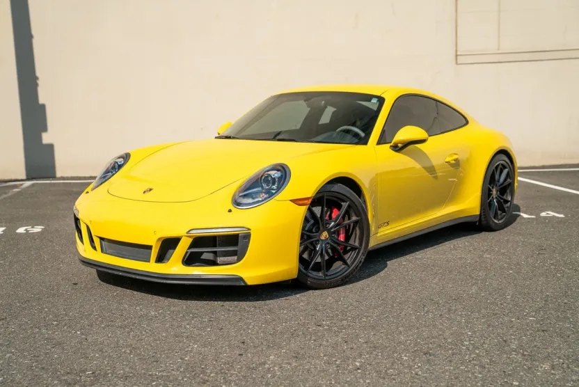 2017 Porsche 911 GTS photo 1