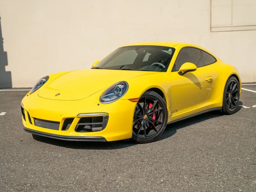 2017 Porsche 911 GTS photo 1