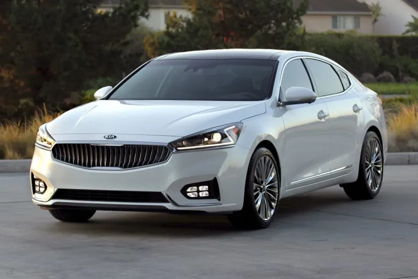 2017 Kia Cadenza Technology photo 1