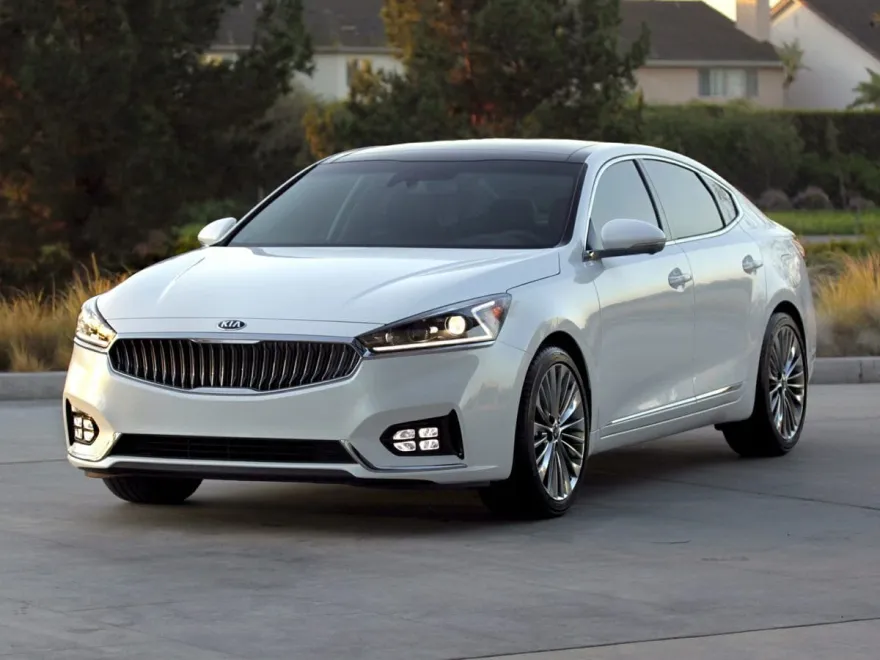 2017 Kia Cadenza Technology photo 1