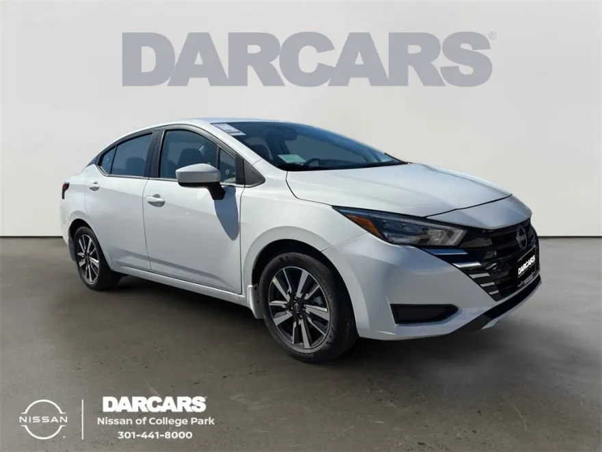 2025 Nissan Versa 1.6 SV photo 1
