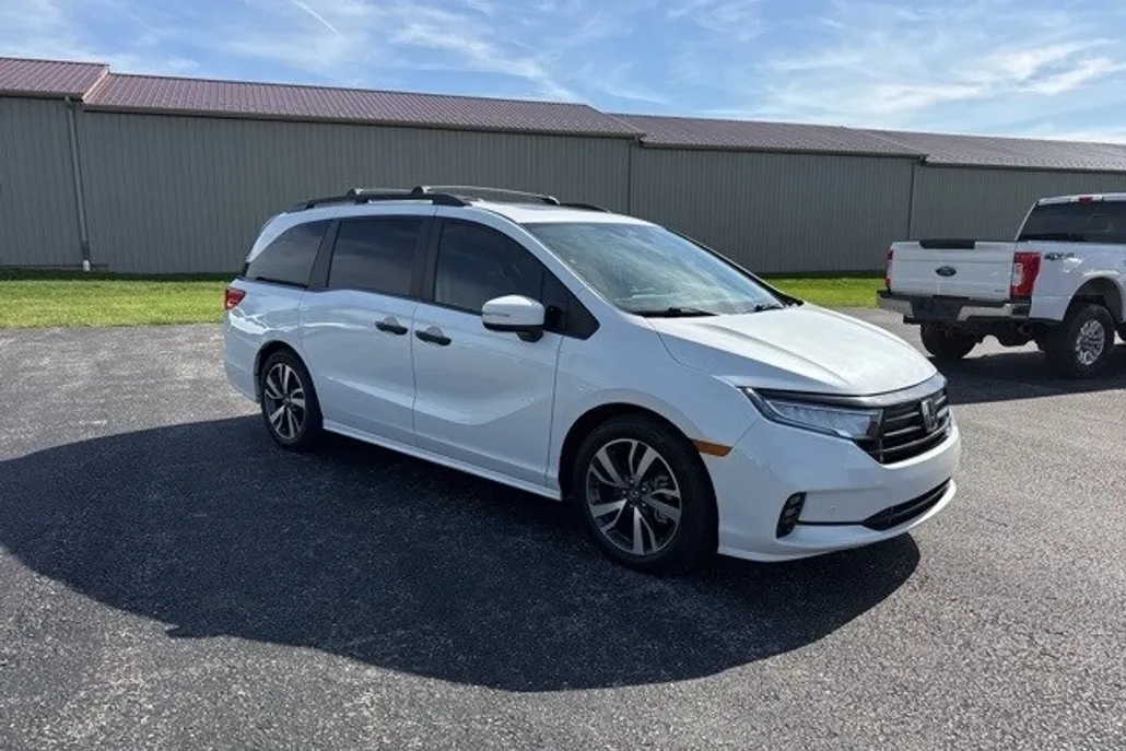 2022 Honda Odyssey Touring photo 1