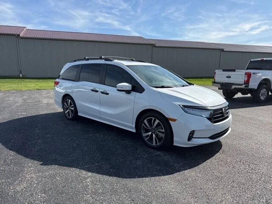 2022 Honda Odyssey Touring photo 1