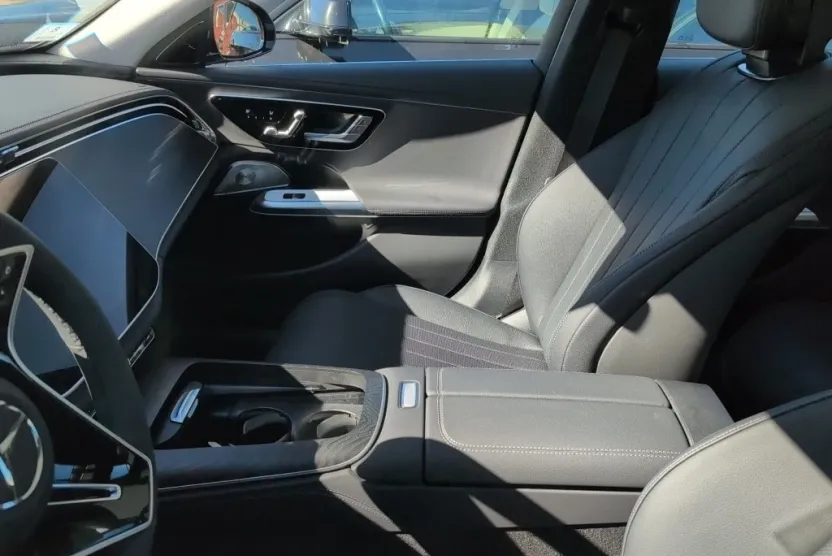 2025 Mercedes Benz E 450 4MATIC All-Terrain photo 1
