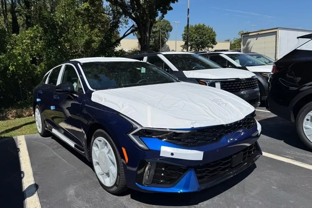 2026 Kia K5 GT-Line photo 1