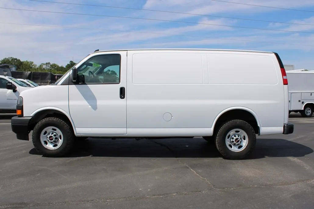 2024 Gmc Savana 2500 Cargo photo 1