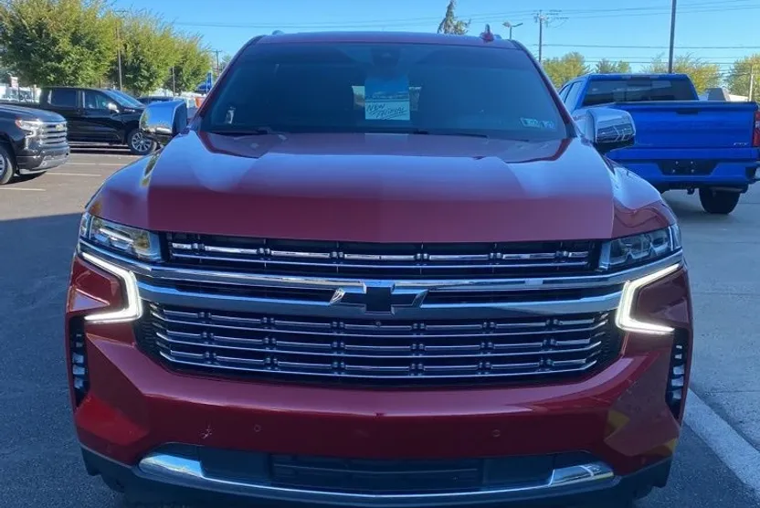 2021 Chevrolet Suburban Premier photo 1