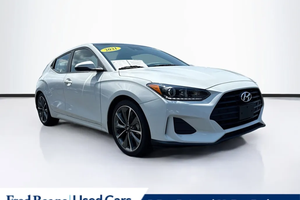 2021 Hyundai Veloster Premium photo 1