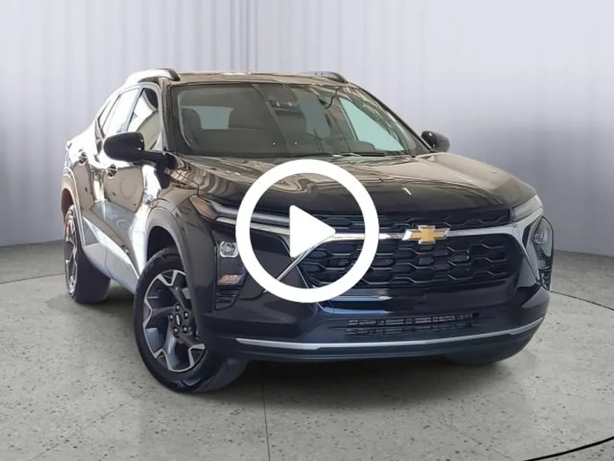 2024 Chevrolet Trax LT photo 1