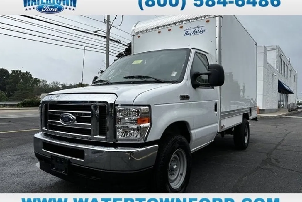 2025 Ford E-350 photo 1