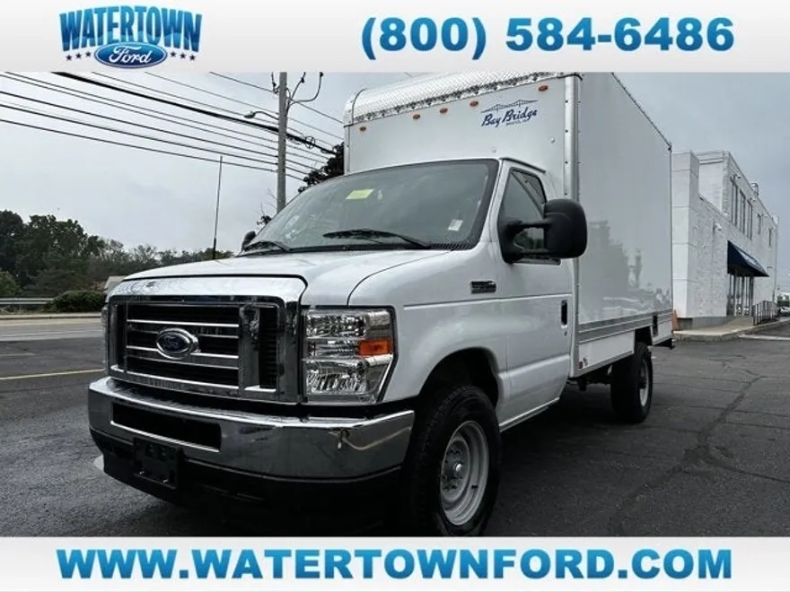 2025 Ford E-350 photo 1