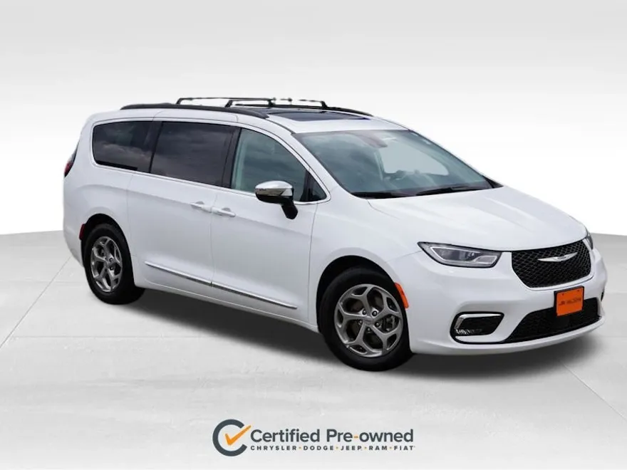 2023 Chrysler Pacifica Limited photo 1