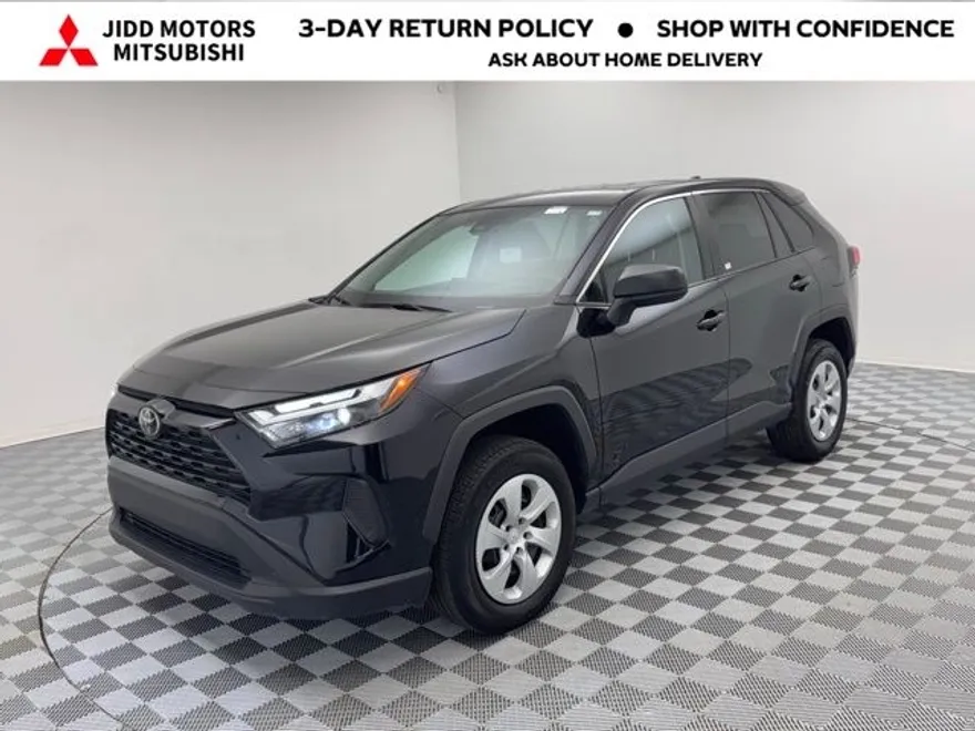 2024 Toyota RAV4 LE photo 1