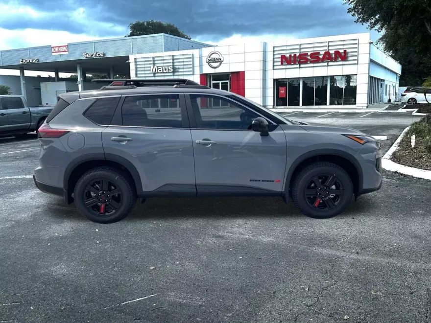 2026 Nissan Rogue SV photo 1