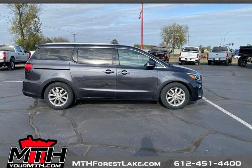 2021 Kia Sedona EX photo 1