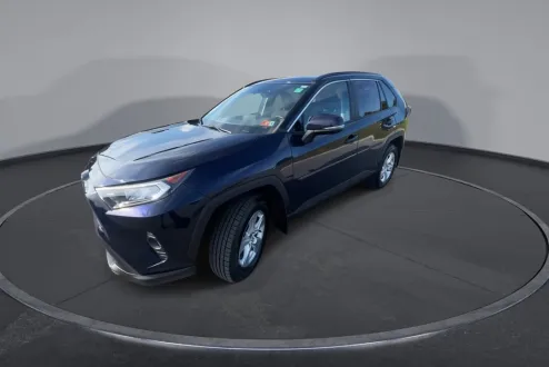 2021 Toyota RAV4 XLE photo 3