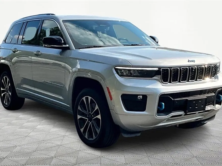 2023 Jeep Cherokee Overland 4xe photo 1