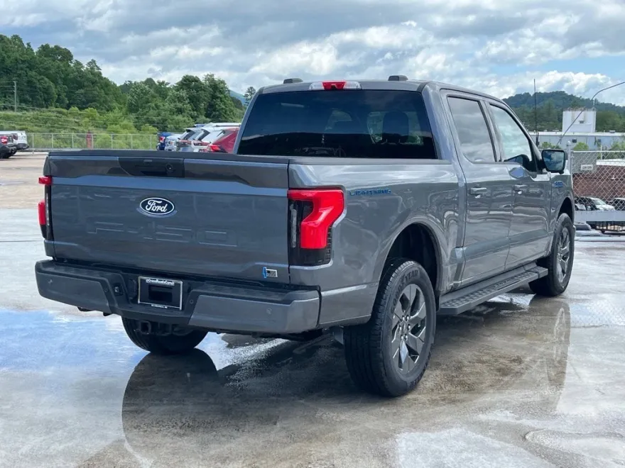 2025 Ford F-150 Lightning photo 1