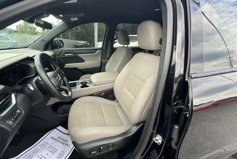 2025 Gmc Acadia Elevation photo 1