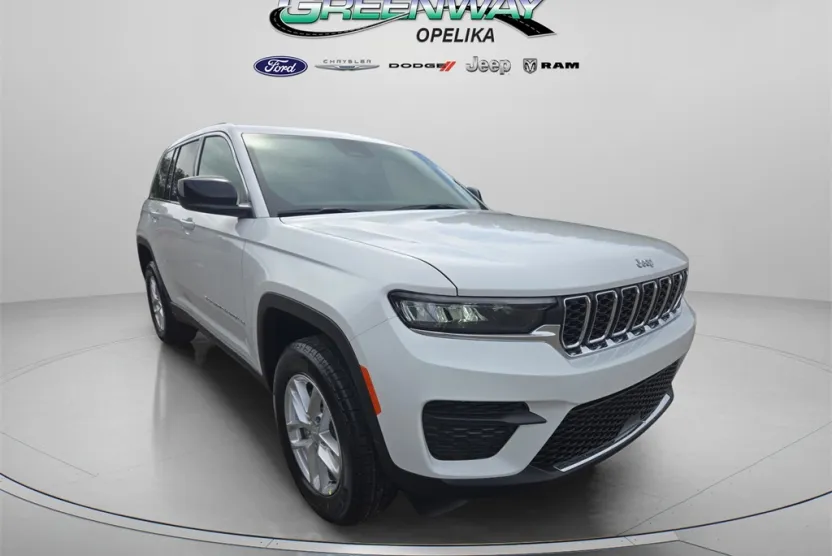 2025 Jeep Grand Cherokee Laredo photo 1