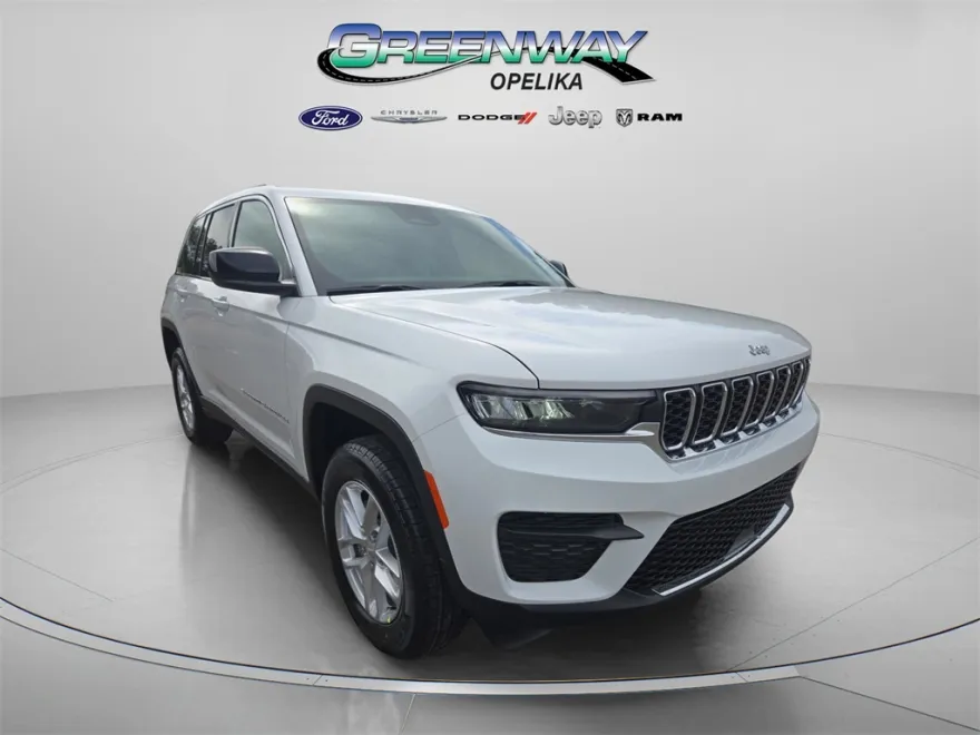 2025 Jeep Grand Cherokee Laredo photo 1