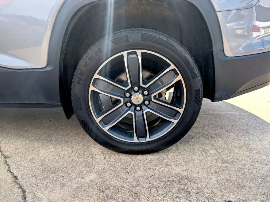 2020 Gmc Acadia SLT photo 1