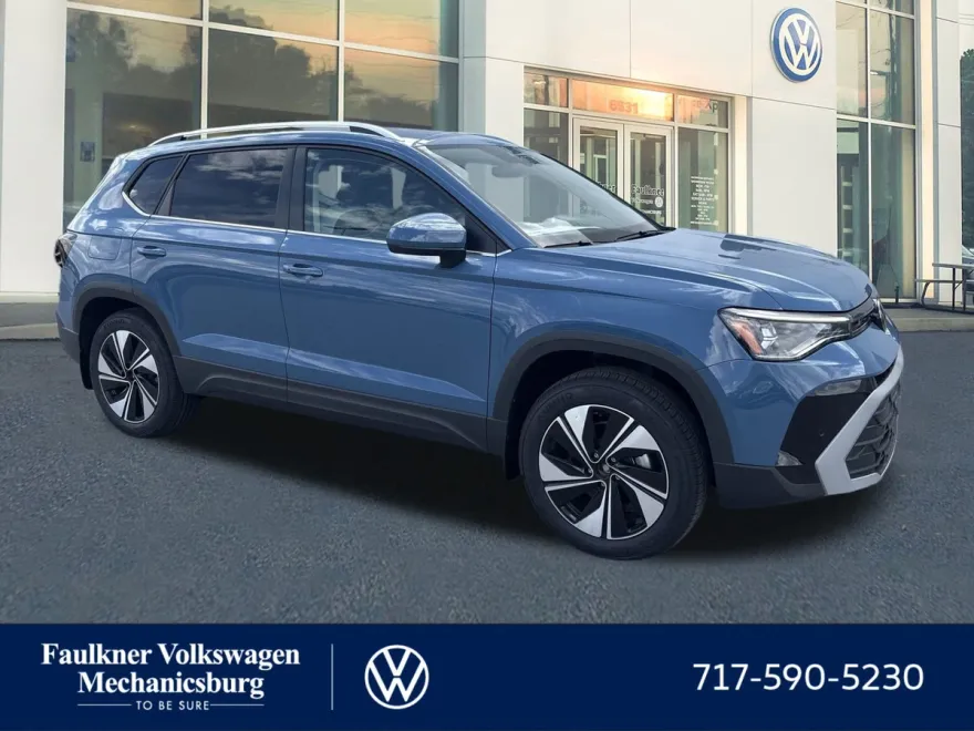 2025 Volkswagen Taos SE photo 1