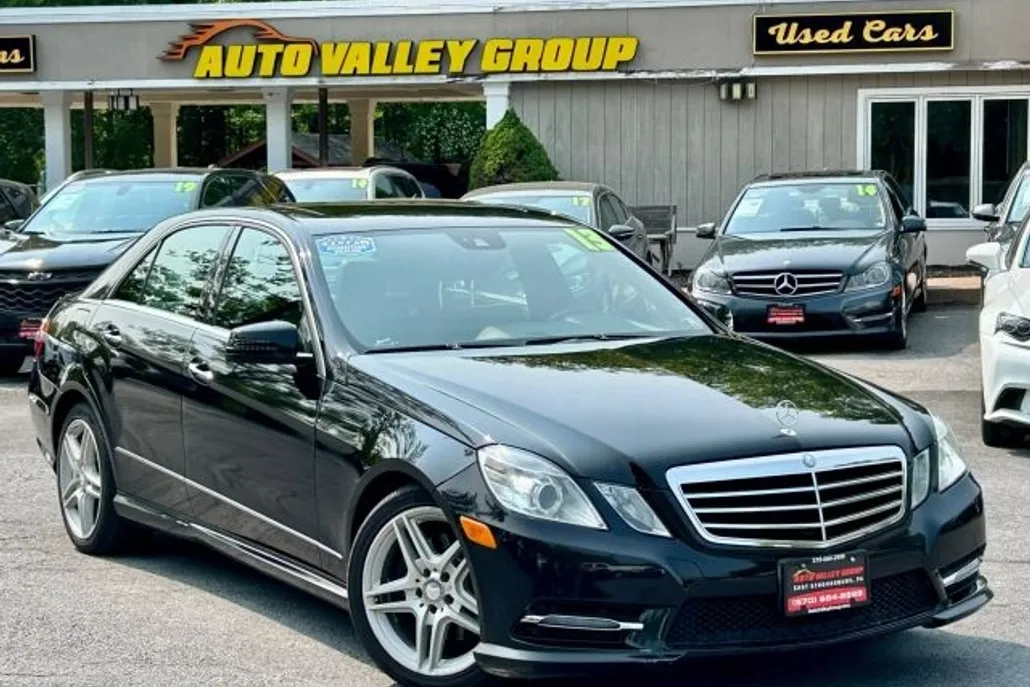 2013 Mercedes Benz E 350 4MATIC Sedan photo 1