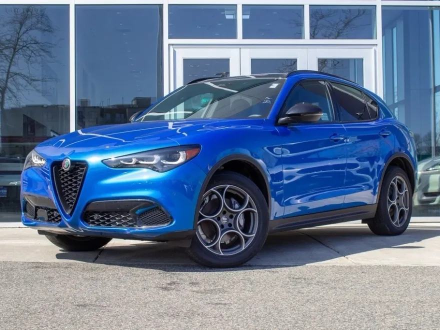 2025 Alfa Romeo Stelvio Sprint photo 1