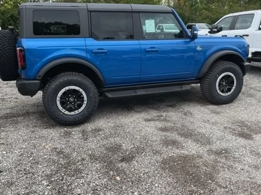 2024 Ford Bronco Outer Banks photo 1