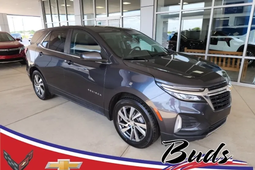 2022 Chevrolet Equinox LT photo 1