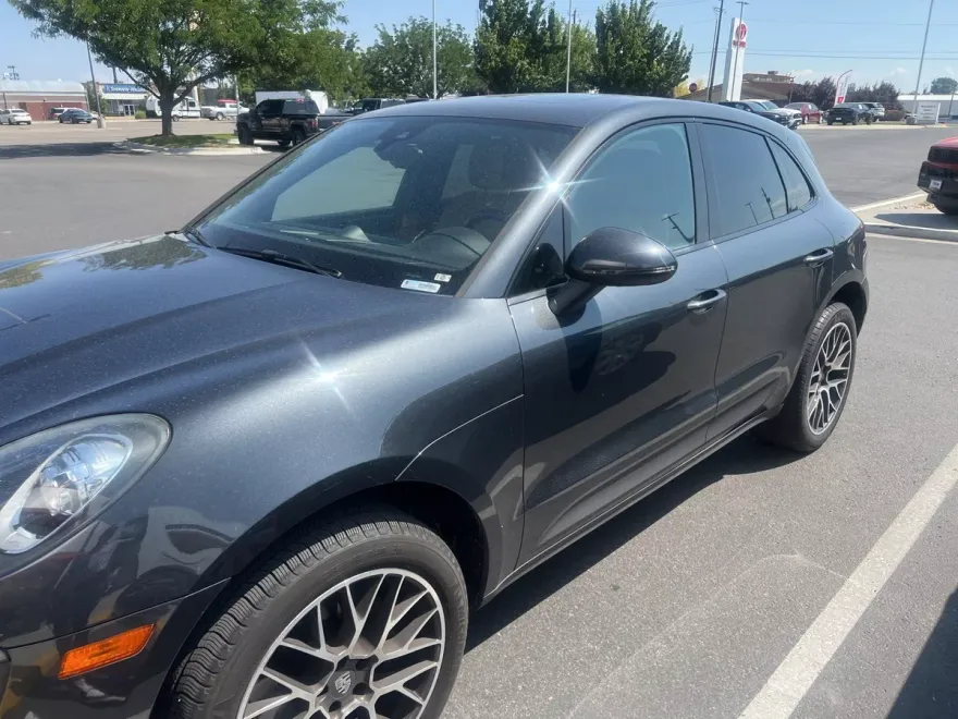 2018 Porsche Macan photo 1