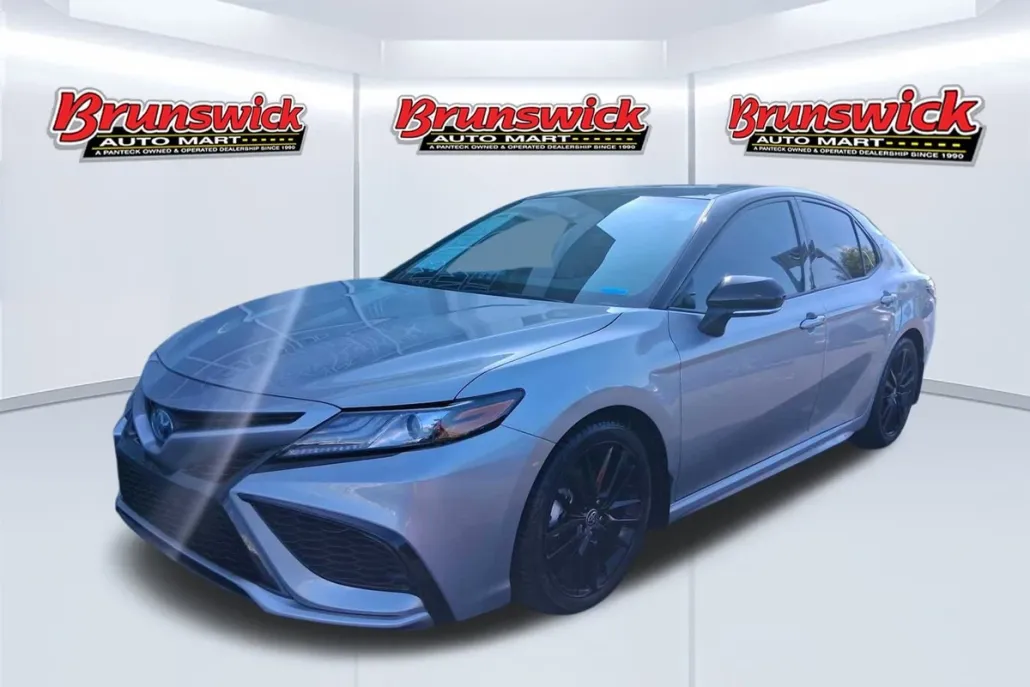 2023 Toyota Camry Hybrid XSE photo 1