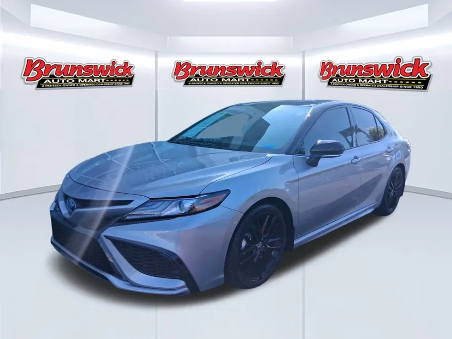 2023 Toyota Camry Hybrid XSE photo 1