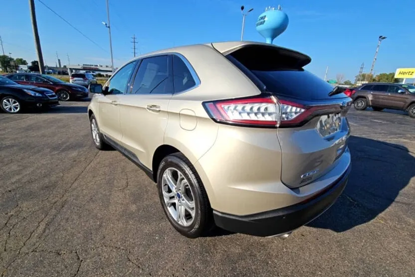 2018 Ford Edge Titanium photo 1